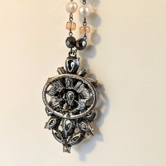 Large Pendant Necklace with leather strap - Picture 6 of 6